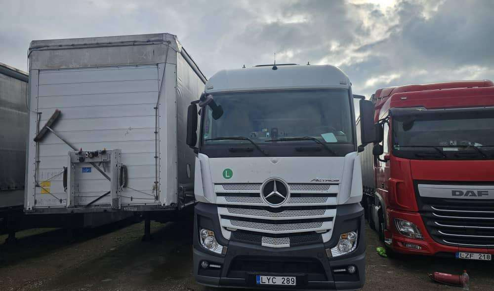 Mercedes-Benz 1845 - Sattelzugmaschine: das Bild 3 Mercedes-Benz 1845 - Sattelzugmaschine: das Bild 3