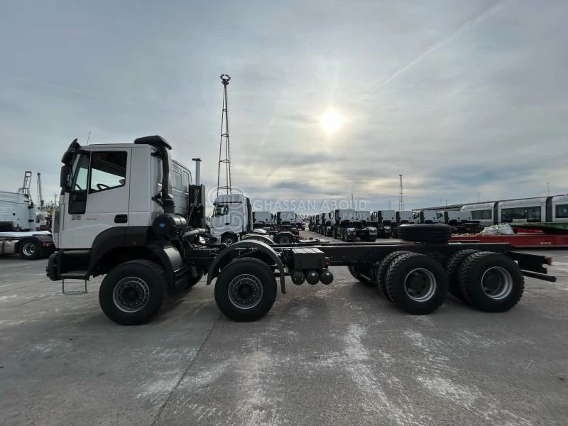 ASTRA HD9 8x4 CHASSIS - Barcelona Stock - Fahrgestell LKW: das Bild 4 ASTRA HD9 8x4 CHASSIS - Barcelona Stock - Fahrgestell LKW: das Bild 4