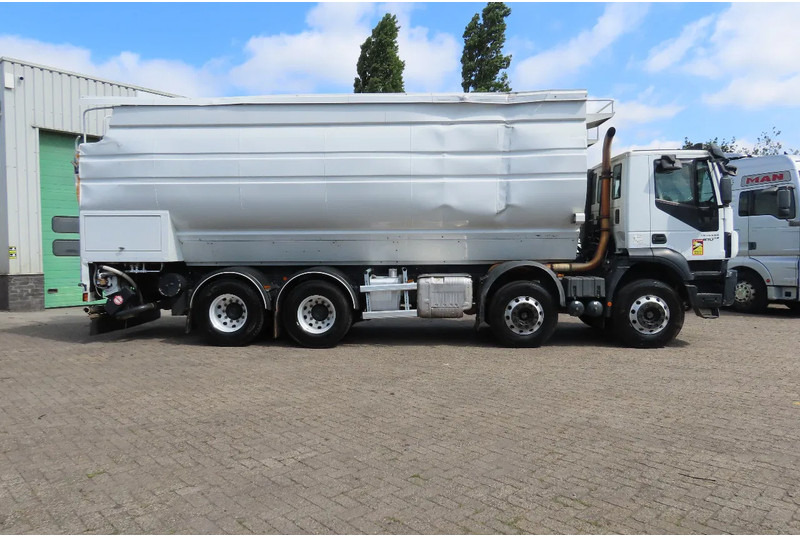 Iveco Eurotrakker 410 8x4. Light damages, 100% all working. 100% drivable - Tankwagen: das Bild 5 Iveco Eurotrakker 410 8x4. Light damages, 100% all working. 100% drivable - Tankwagen: das Bild 5