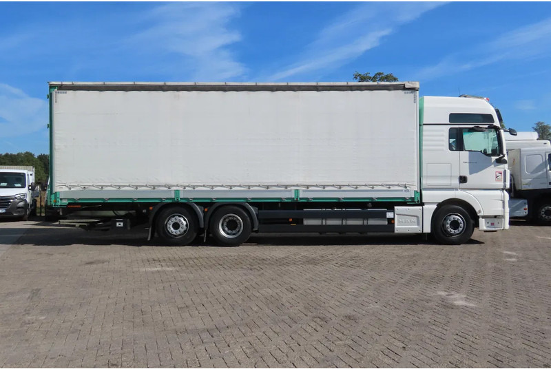 MAN TGX 26.470 ' AS NEW' condition, lift axel, moving axel, edscha, video back, etc, etc, etc - Plane LKW: das Bild 4 MAN TGX 26.470 ' AS NEW' condition, lift axel, moving axel, edscha, video back, etc, etc, etc - Plane LKW: das Bild 4