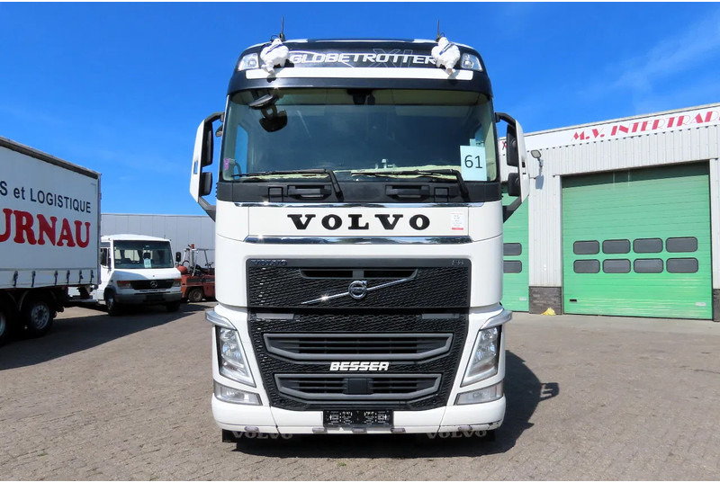 Volvo FH 500 YV2RT40C3JB860437 EURO6, 6x2, 2 tanks, - Sattelzugmaschine: das Bild 2 Volvo FH 500 YV2RT40C3JB860437 EURO6, 6x2, 2 tanks, - Sattelzugmaschine: das Bild 2