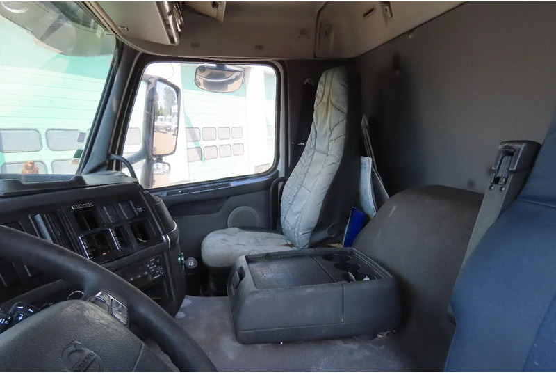 Fahrgestell LKW Volvo FM 380 8x4 FULL SPRING. 100% condition!: das Bild 12