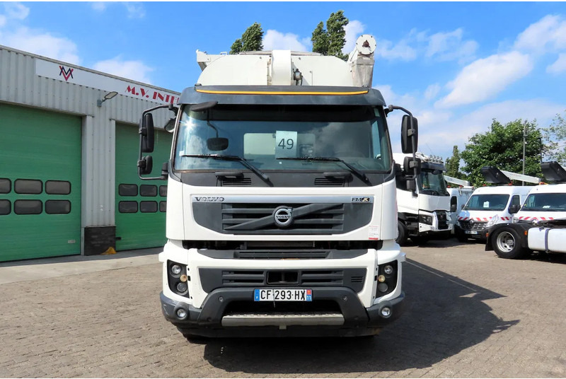 Volvo FMX 450 8x4 AUGER, radio control, 7 COMP. Full Volvo Service! . EXCELLENT condition - Tankwagen: das Bild 4 Volvo FMX 450 8x4 AUGER, radio control, 7 COMP. Full Volvo Service! . EXCELLENT condition - Tankwagen: das Bild 4