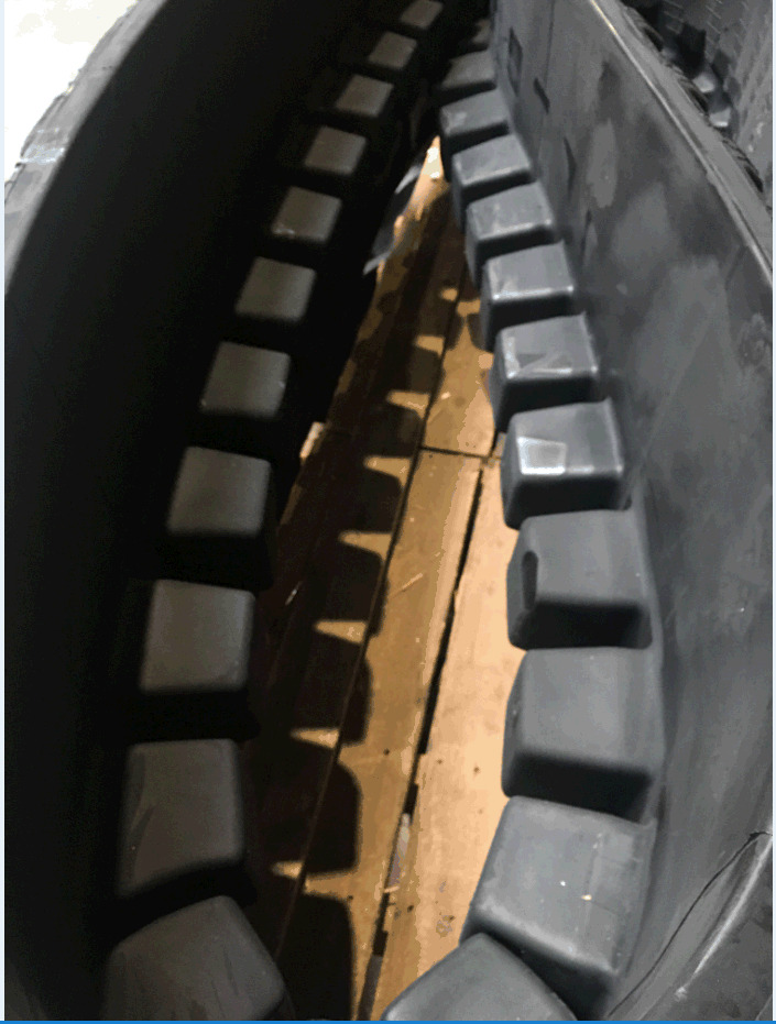 Rubber track for CNH and NH Combine 24" and 28.5" - Kette für Mähdrescher: das Bild 5 Rubber track for CNH and NH Combine 24" and 28.5" - Kette für Mähdrescher: das Bild 5