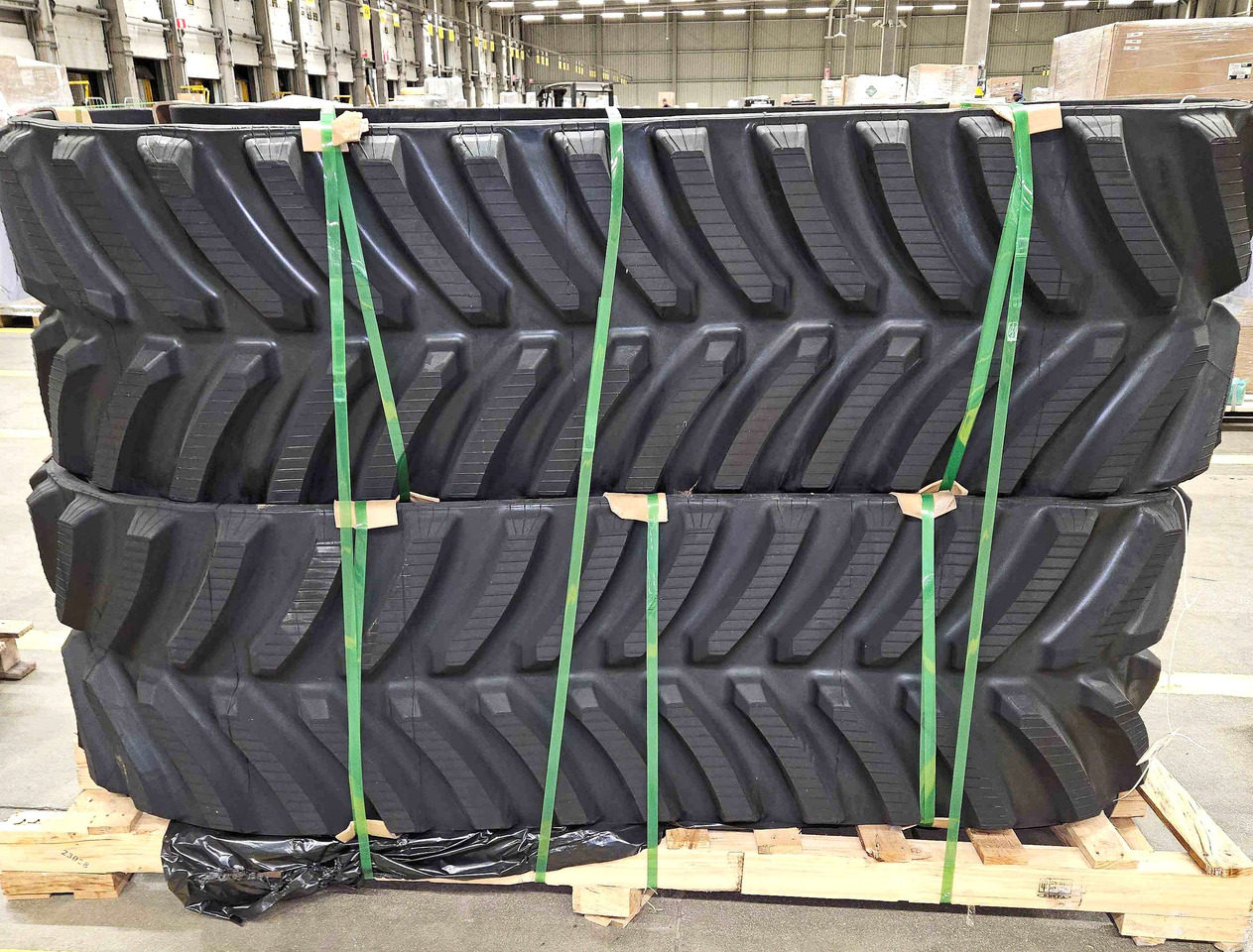 Rubber track for CNH and NH Combine 24" and 28.5" - Kette für Mähdrescher: das Bild 4 Rubber track for CNH and NH Combine 24" and 28.5" - Kette für Mähdrescher: das Bild 4
