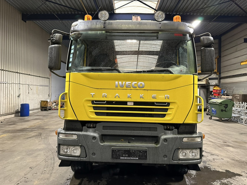 Iveco TRAKKER 350 6x4 HOOKLIFT + CRANE FASSI F120.22 (5/6 F) - *342.000km* - STEEL SPRING / BIG AXLES - AS TRONIC AUTOMATIC GEARBOX - Abrollkipper, Autokran: das Bild 2 Iveco TRAKKER 350 6x4 HOOKLIFT + CRANE FASSI F120.22 (5/6 F) - *342.000km* - STEEL SPRING / BIG AXLES - AS TRONIC AUTOMATIC GEARBOX - Abrollkipper, Autokran: das Bild 2