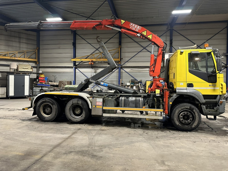 Abrollkipper, Autokran Iveco TRAKKER 350 6x4 HOOKLIFT + CRANE FASSI F120.22 (5/6 F) - *342.000km* - STEEL SPRING / BIG AXLES - AS TRONIC AUTOMATIC GEARBOX: das Bild 15