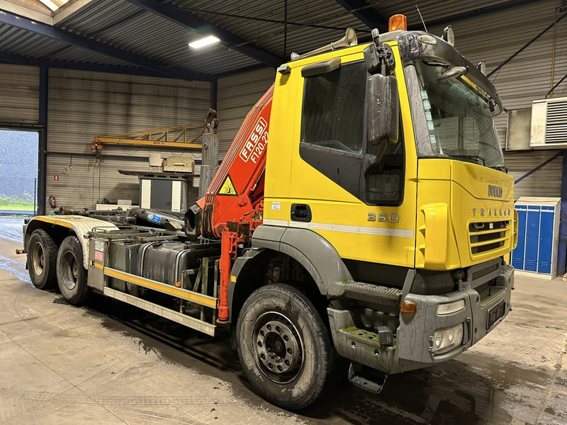 Abrollkipper, Autokran Iveco TRAKKER 350 6x4 HOOKLIFT + CRANE FASSI F120.22 (5/6 F) - *342.000km* - STEEL SPRING / BIG AXLES - AS TRONIC AUTOMATIC GEARBOX: das Bild 7