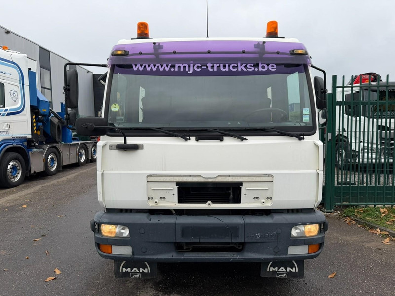 MAN LE 8.180 CLOSED BOX / KOFFER - DOKA - MANUAL GEARBOX - *248.000km* - STEEL SPRING / BLATT / LAMES - BE TRUCK - Koffer LKW: das Bild 2 MAN LE 8.180 CLOSED BOX / KOFFER - DOKA - MANUAL GEARBOX - *248.000km* - STEEL SPRING / BLATT / LAMES - BE TRUCK - Koffer LKW: das Bild 2