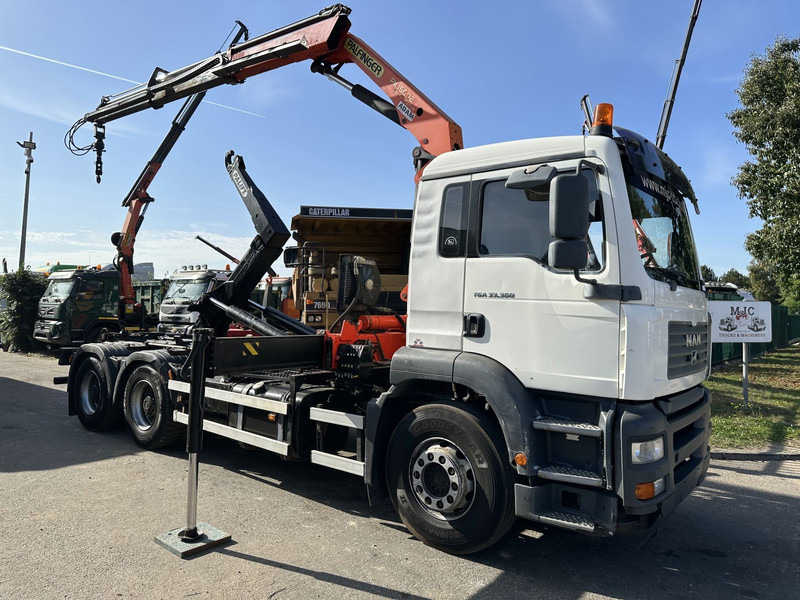 MAN TGA 33.360 6x4 HAAKSYSTEEM + KRAAN PALFINGER PK 15002 - MANUEEL - BLADVERIGN - NAAFREDUCTIE - BE TRUCK - Abrollkipper, Autokran: das Bild 1 MAN TGA 33.360 6x4 HAAKSYSTEEM + KRAAN PALFINGER PK 15002 - MANUEEL - BLADVERIGN - NAAFREDUCTIE - BE TRUCK - Abrollkipper, Autokran: das Bild 1