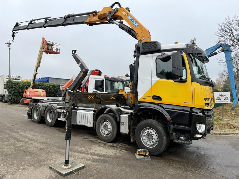 Mercedes-Benz AROCS 4143 8X4 WAF HOOKLIFT + CRANE EFFER 395 4S + ROTATOR + RADIO - 5/6 F - BE TRUCK - VERY NICE CONDITION - Abrollkipper, Autokran: das Bild 1 Mercedes-Benz AROCS 4143 8X4 WAF HOOKLIFT + CRANE EFFER 395 4S + ROTATOR + RADIO - 5/6 F - BE TRUCK - VERY NICE CONDITION - Abrollkipper, Autokran: das Bild 1