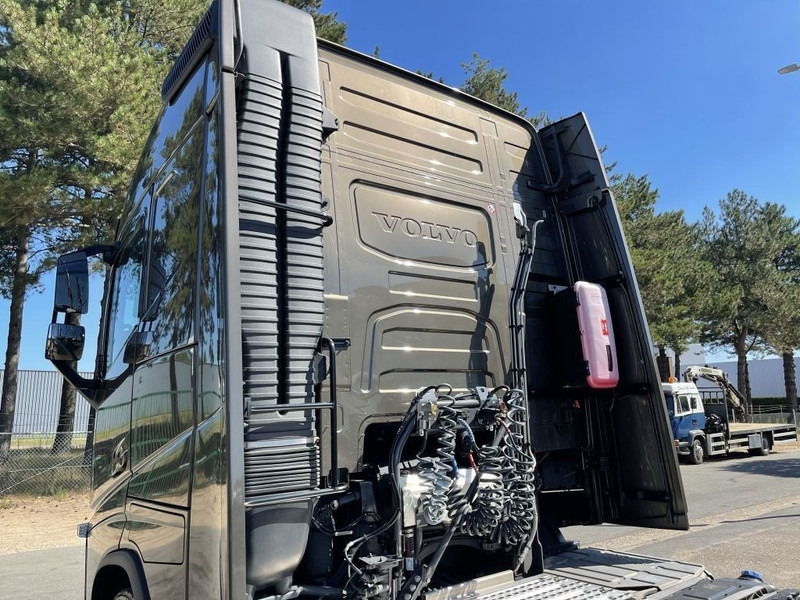 Volvo FH 460 ADR ACC + Dynamic Steering - I-park Cool - Lane Keeping Support - collision warning - leather - ... BE Truck - Sattelzugmaschine: das Bild 3 Volvo FH 460 ADR ACC + Dynamic Steering - I-park Cool - Lane Keeping Support - collision warning - leather - ... BE Truck - Sattelzugmaschine: das Bild 3