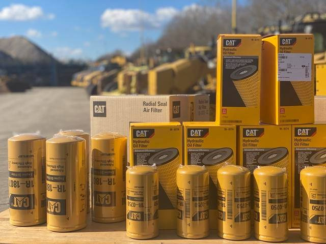 Cat Small - After 250 Working Hours - Anbauteil für Baumaschine: das Bild 1 Cat Small - After 250 Working Hours - Anbauteil für Baumaschine: das Bild 1