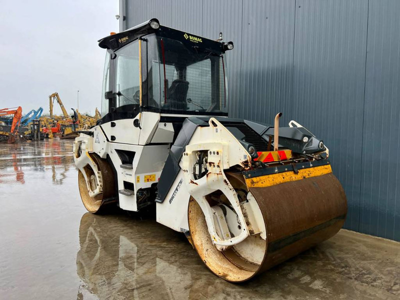Bomag BW151AD-5 - Walzen: das Bild 2 Bomag BW151AD-5 - Walzen: das Bild 2