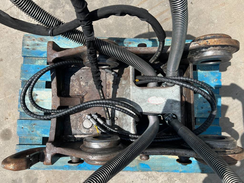 Schnellwechsler für Baumaschine OilQuick OQ70/55 323E: das Bild 13