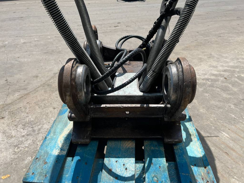Schnellwechsler für Baumaschine OilQuick OQ70/55 323E: das Bild 6