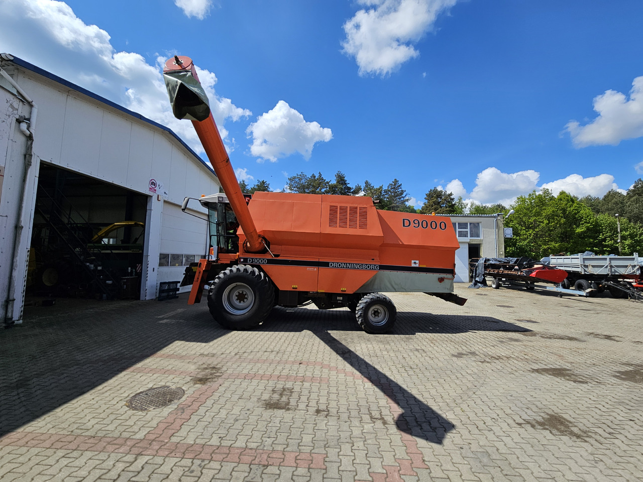 Dronningborg D9000 - Mähdrescher: das Bild 2 Dronningborg D9000 - Mähdrescher: das Bild 2