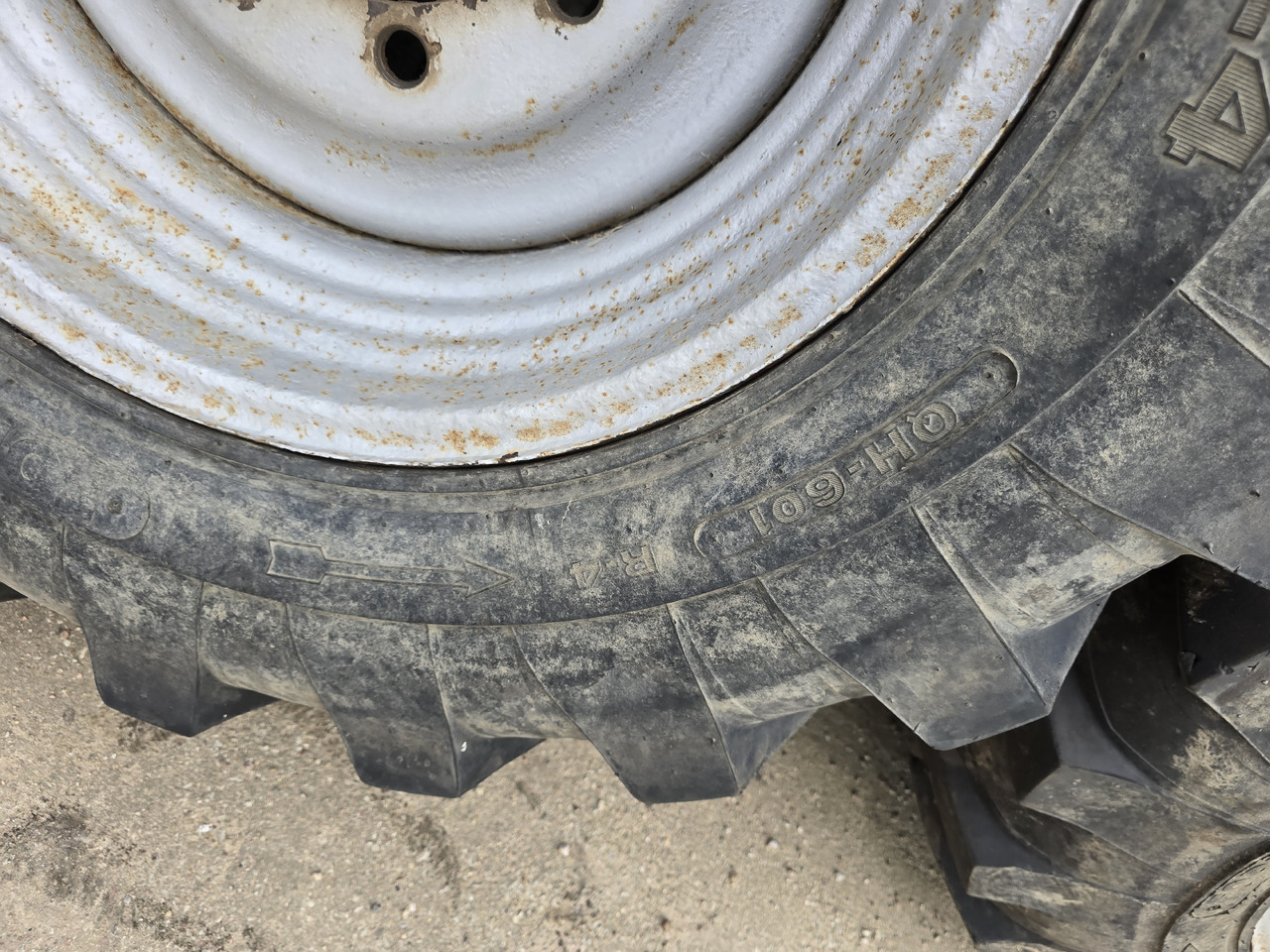 FORERUNNER 17.5 - 24 - Komplettrad für Landmaschine: das Bild 3 FORERUNNER 17.5 - 24 - Komplettrad für Landmaschine: das Bild 3