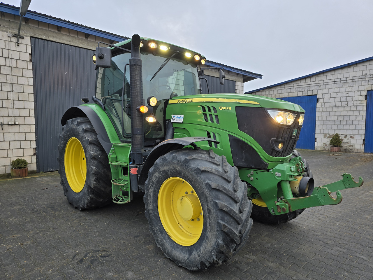 JOHN DEERE 6140R - Traktor: das Bild 1 JOHN DEERE 6140R - Traktor: das Bild 1