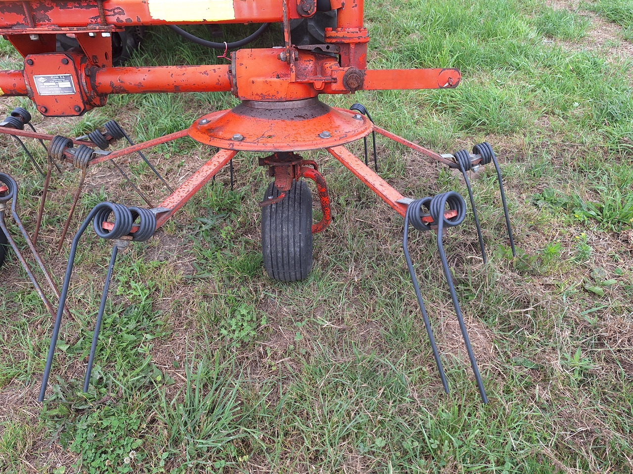 KUHN GF5000MH - Heuwender/ Wenderechen: das Bild 4 KUHN GF5000MH - Heuwender/ Wenderechen: das Bild 4