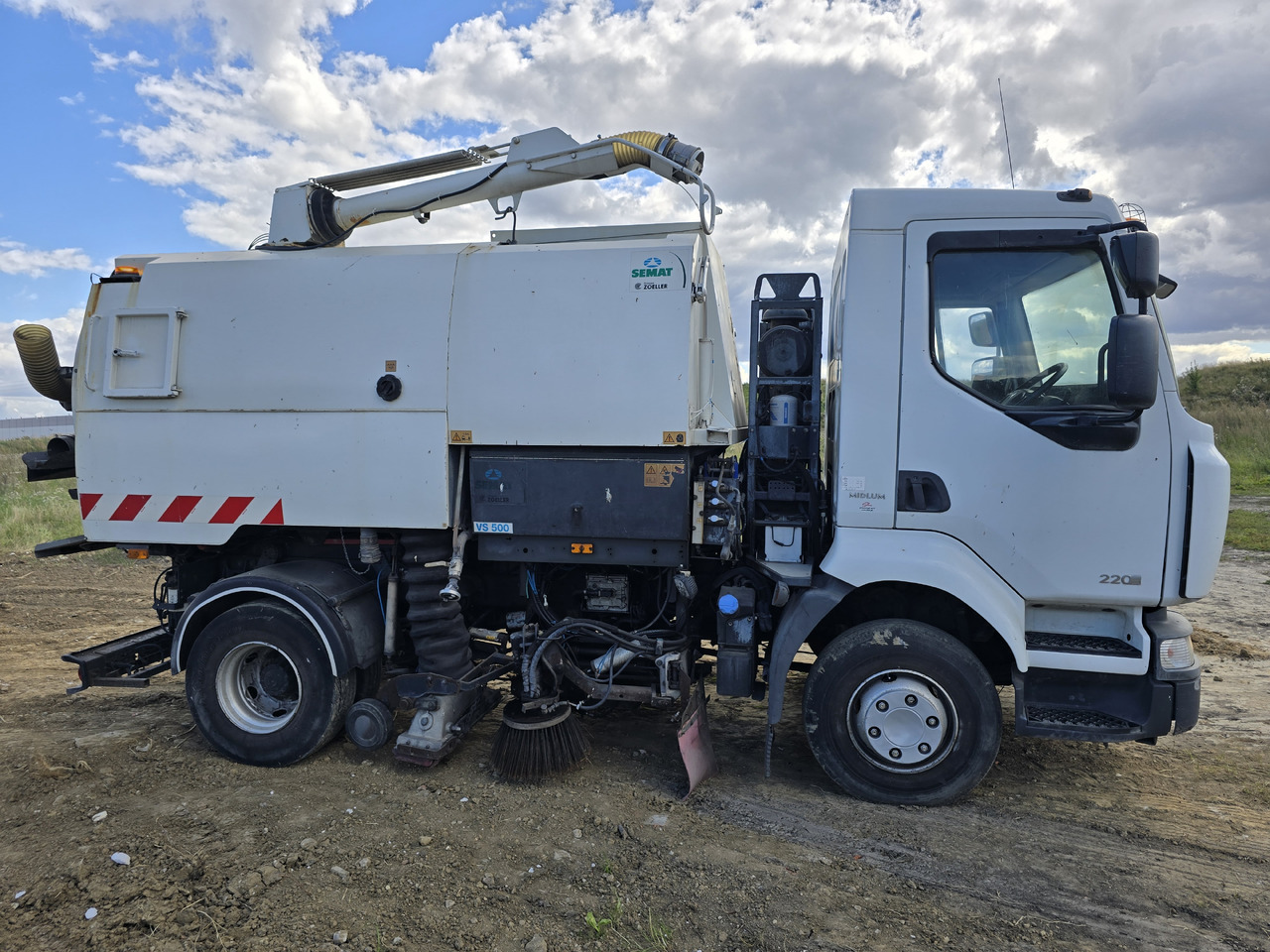 RENAULT Midlum - Kehrmaschine: das Bild 3 RENAULT Midlum - Kehrmaschine: das Bild 3