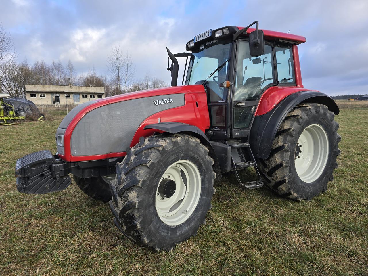 VALTRA T140 - Traktor: das Bild 4 VALTRA T140 - Traktor: das Bild 4