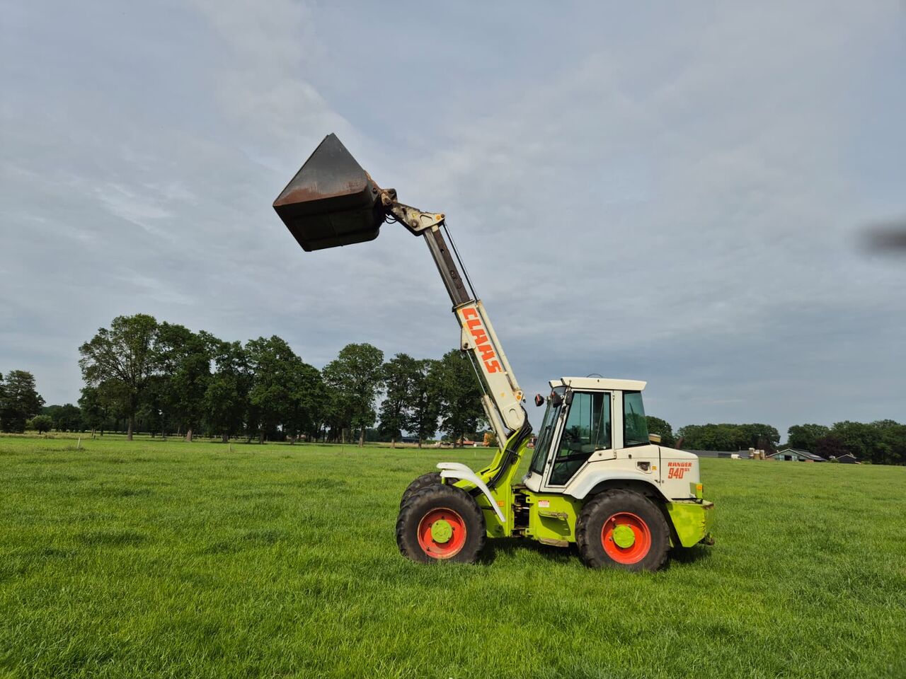 Claas Ranger 940 RX - Radlader: das Bild 2 Claas Ranger 940 RX - Radlader: das Bild 2