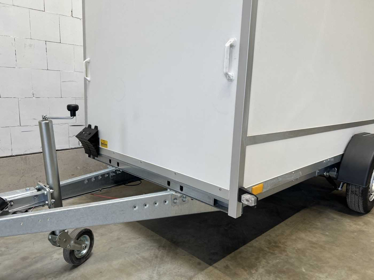 NEU: Koffer Anhänger BLYSS F1330HD Seitentür,Fenster,Aero Kofferanhänger: das Bild 30