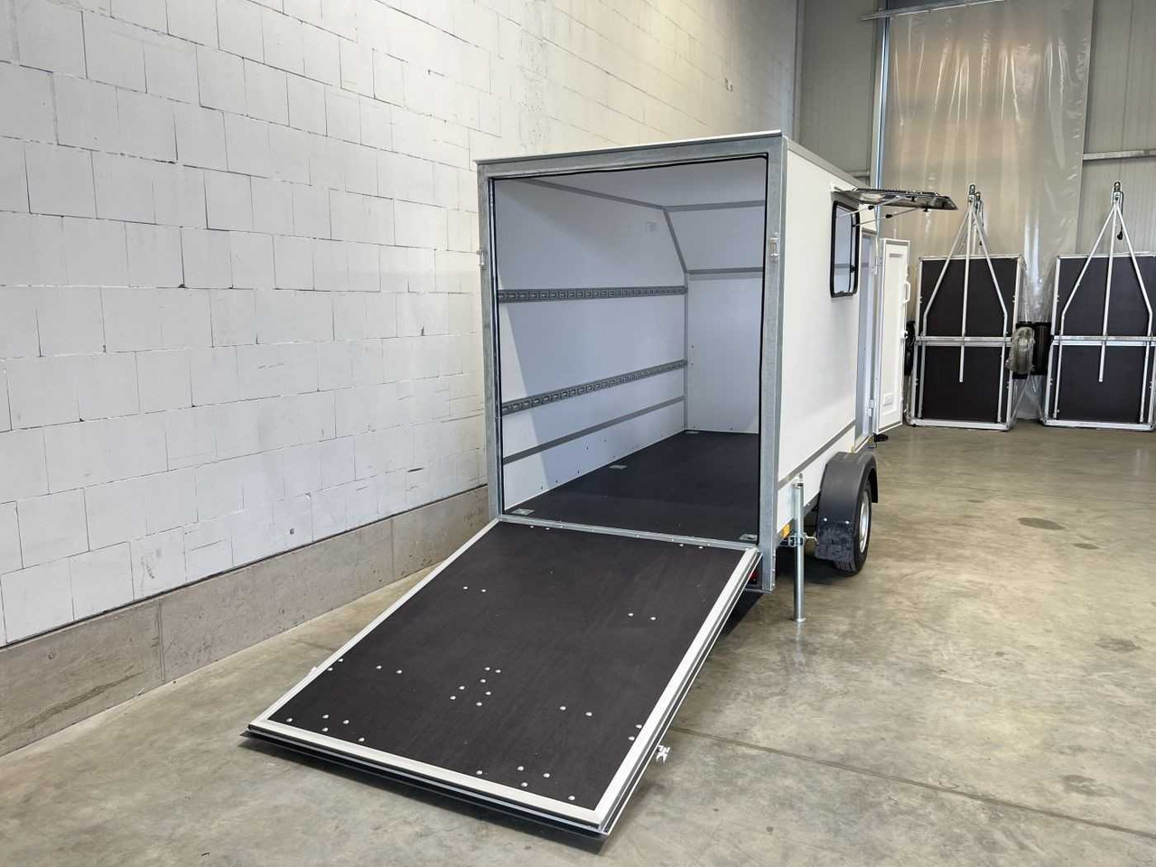 NEU: Koffer Anhänger BLYSS F1330HD Seitentür,Fenster,Aero Kofferanhänger: das Bild 9