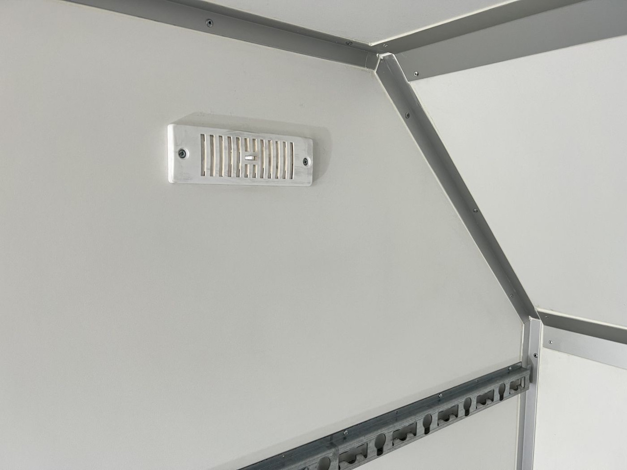 NEU: Koffer Anhänger BLYSS F1330HD Seitentür,Fenster,Aero Kofferanhänger: das Bild 21