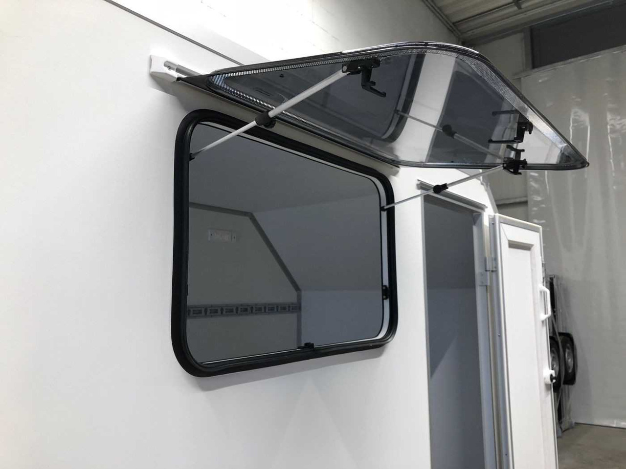 NEU: Motorradanhänger BLYSS F2036HTD Ram.,Tür, Fenst.,Aero Kofferanhänger: das Bild 11