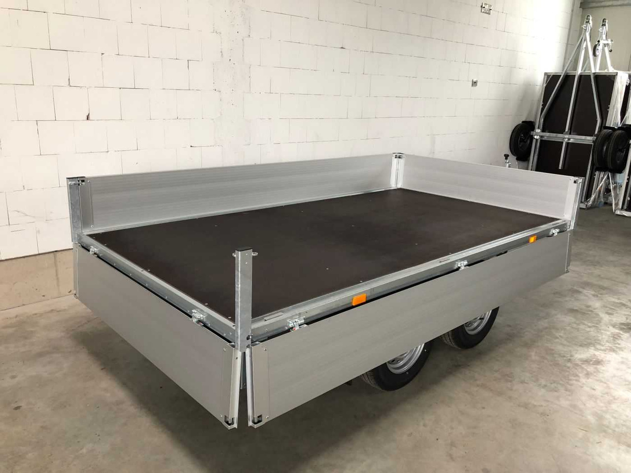 BOECKMANN HL-AL 3218/27 Eco XXL Hochlader - Pritschenanhänger/ Plattformanhänger: das Bild 3 BOECKMANN HL-AL 3218/27 Eco XXL Hochlader - Pritschenanhänger/ Plattformanhänger: das Bild 3