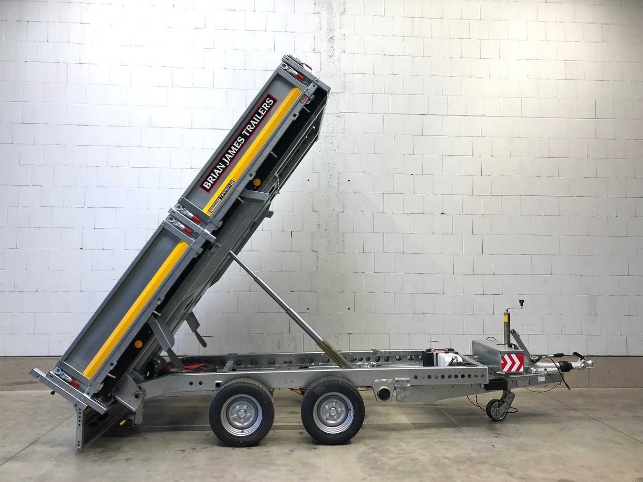 BRIAN_JAMES Cargo Tipper 2 2-Achser Pendel Rückwärtskipper - Kipper Anhänger: das Bild 1 BRIAN_JAMES Cargo Tipper 2 2-Achser Pendel Rückwärtskipper - Kipper Anhänger: das Bild 1