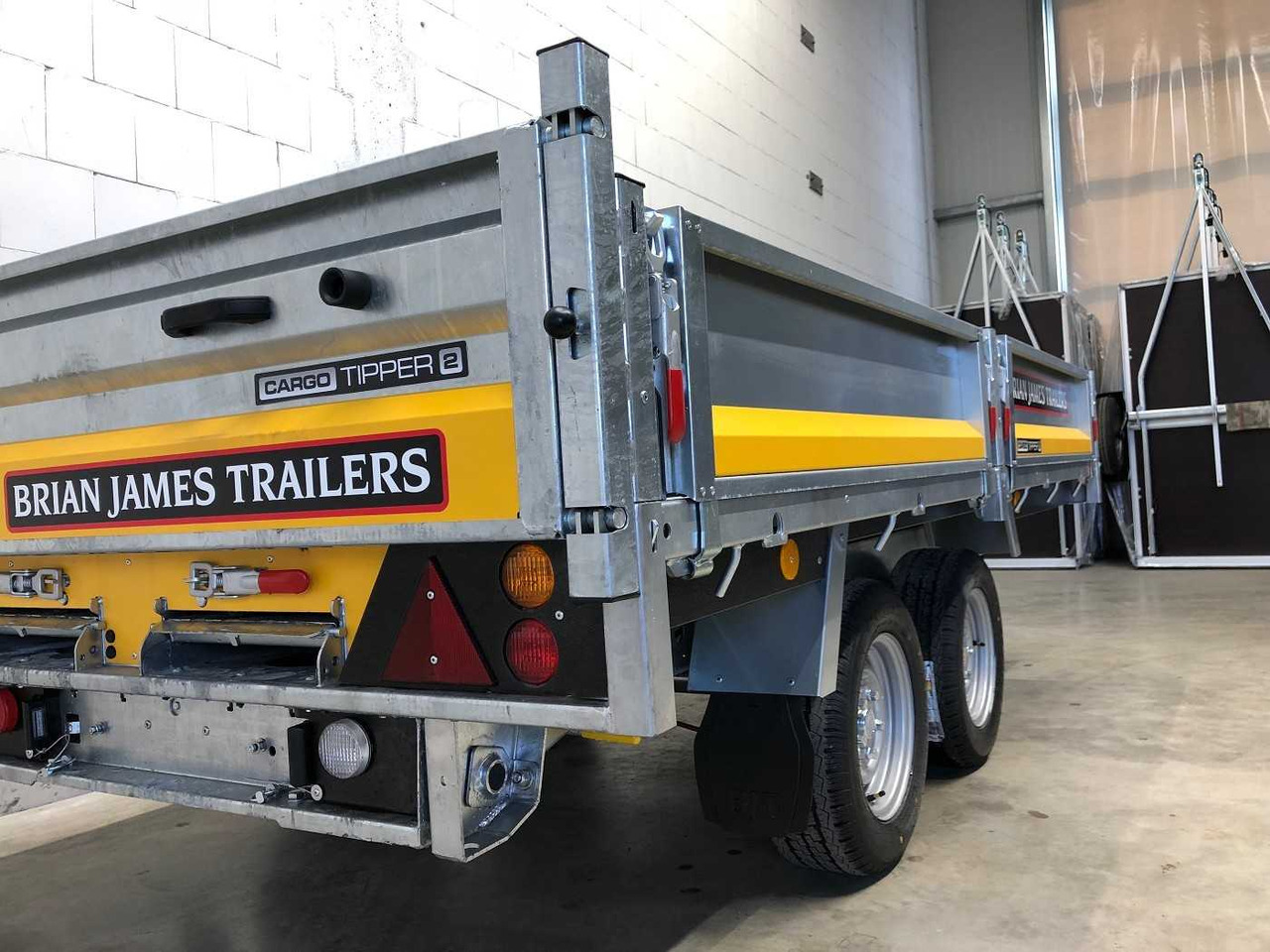 BRIAN_JAMES Cargo Tipper 2 2-Achser Pendel Rückwärtskipper - Kipper Anhänger: das Bild 5 BRIAN_JAMES Cargo Tipper 2 2-Achser Pendel Rückwärtskipper - Kipper Anhänger: das Bild 5