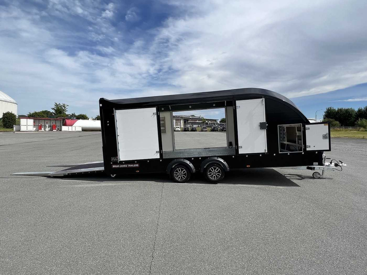 BRIAN_JAMES Race Transporter 5 Autotransporter geschlossen - Autotransporter Anhänger: das Bild 1 BRIAN_JAMES Race Transporter 5 Autotransporter geschlossen - Autotransporter Anhänger: das Bild 1