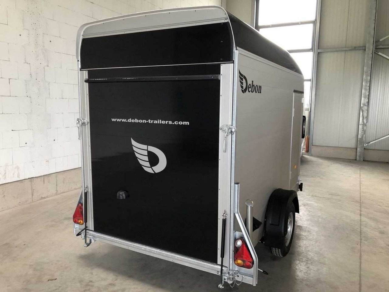 CHEVAL LIBERTE DEBON C300 Roadster Kofferanhänger - Motorradanhänger: das Bild 3 CHEVAL LIBERTE DEBON C300 Roadster Kofferanhänger - Motorradanhänger: das Bild 3