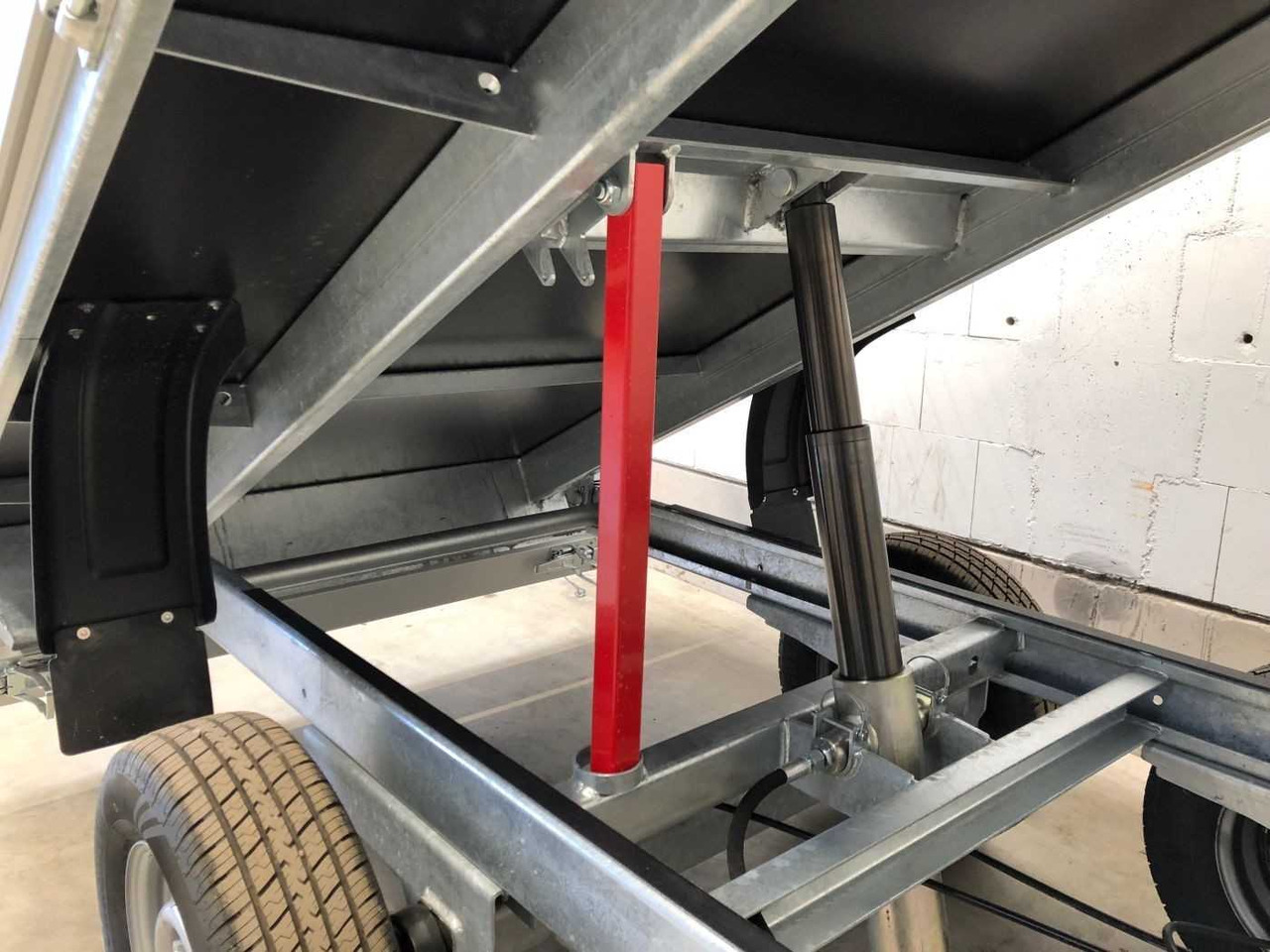 CHEVAL LIBERTE DEBON PW1.2E Lux E-Pumpe Gitter Rückwärtskipper - Kipper Anhänger: das Bild 2 CHEVAL LIBERTE DEBON PW1.2E Lux E-Pumpe Gitter Rückwärtskipper - Kipper Anhänger: das Bild 2