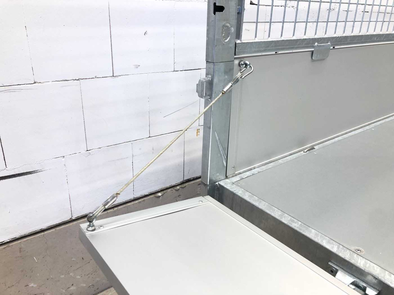 CHEVAL LIBERTE DEBON PW1.2E Lux E-Pumpe Gitter Rückwärtskipper - Kipper Anhänger: das Bild 4 CHEVAL LIBERTE DEBON PW1.2E Lux E-Pumpe Gitter Rückwärtskipper - Kipper Anhänger: das Bild 4