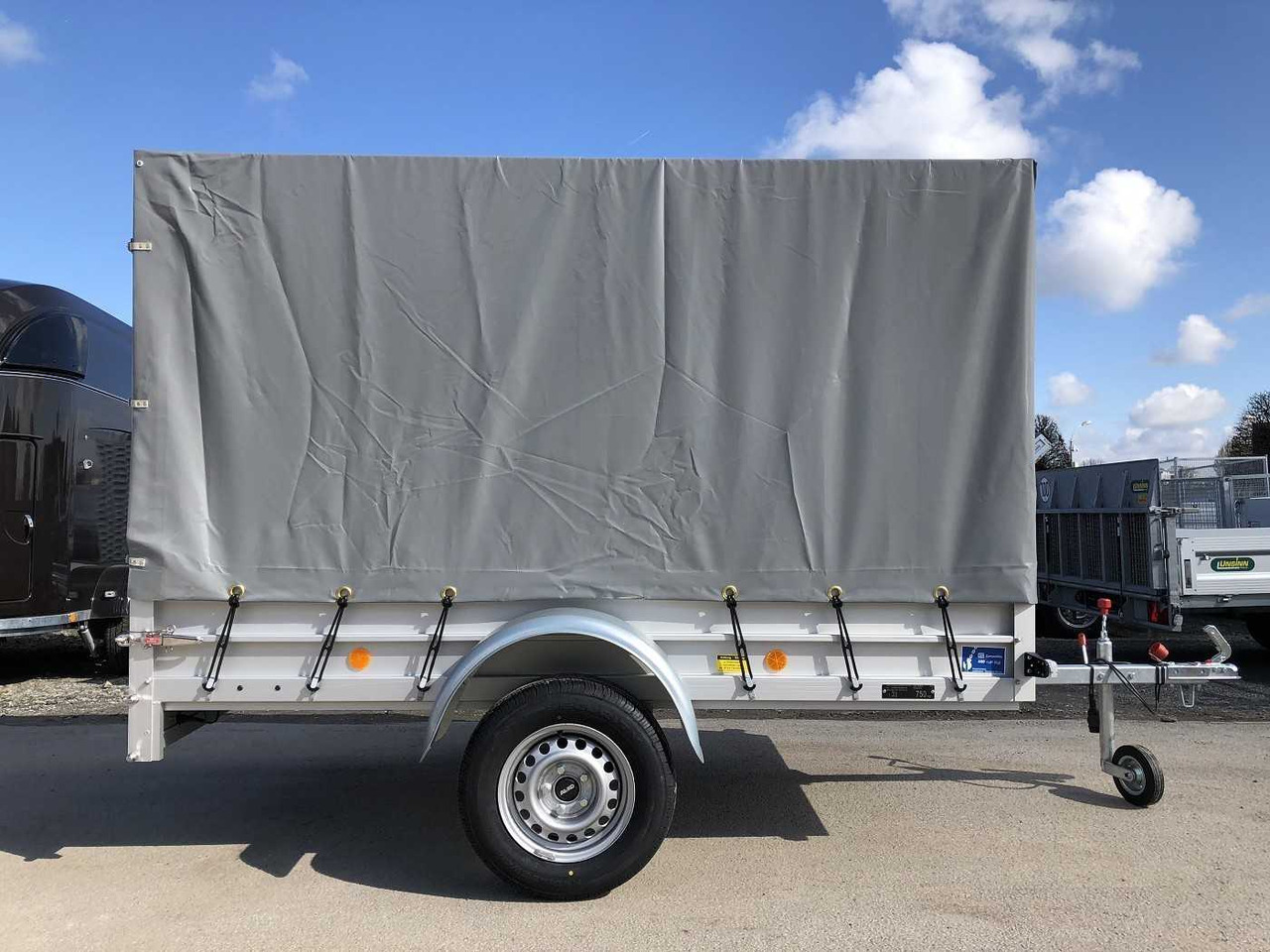 KOCH U4 mit Plane 1100 grau Kastenanhänger ungebremst - PKW Anhänger: das Bild 1 KOCH U4 mit Plane 1100 grau Kastenanhänger ungebremst - PKW Anhänger: das Bild 1