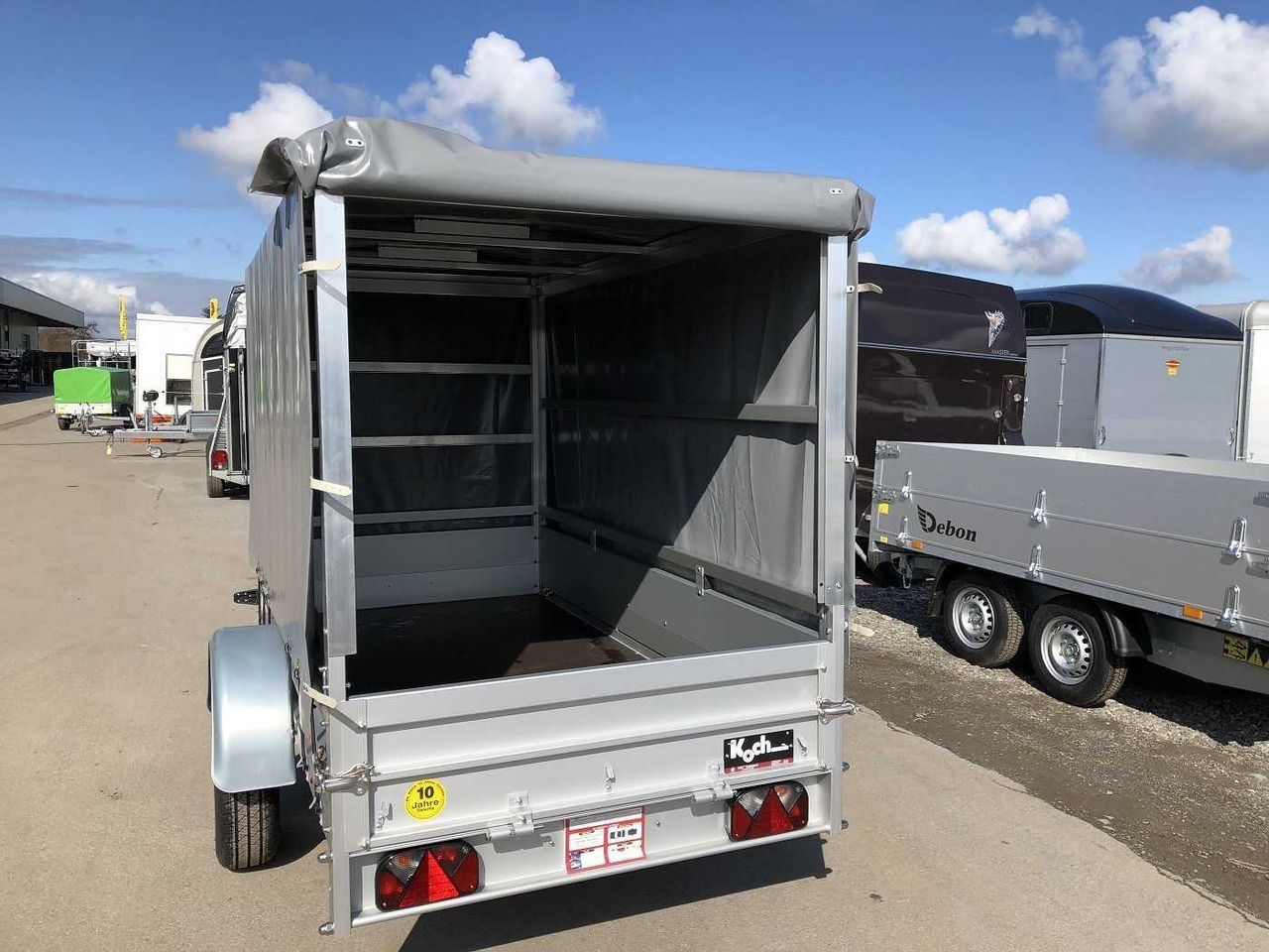 KOCH U4 mit Plane 1100 grau Kastenanhänger ungebremst - PKW Anhänger: das Bild 4 KOCH U4 mit Plane 1100 grau Kastenanhänger ungebremst - PKW Anhänger: das Bild 4
