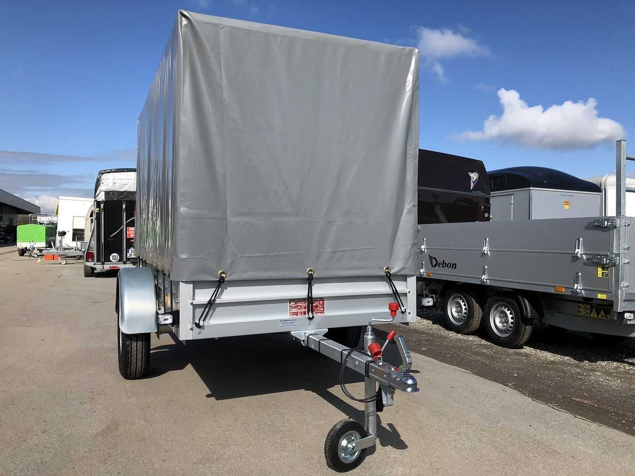 KOCH U4 mit Plane 1500 grau Kastenanhänger ungebremst - PKW Anhänger: das Bild 2 KOCH U4 mit Plane 1500 grau Kastenanhänger ungebremst - PKW Anhänger: das Bild 2