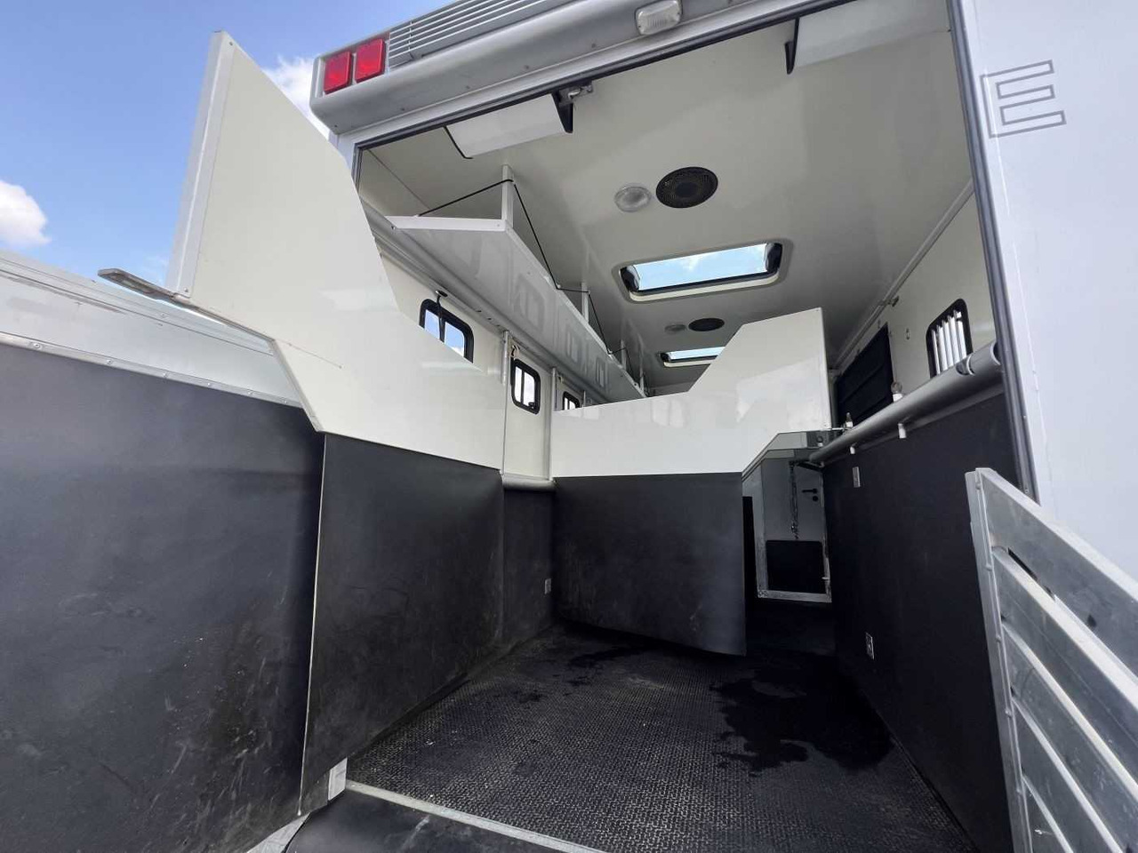 Pferdetransporter MERCEDES-BENZ Atego 1229 + Anhänger LKW: das Bild 15
