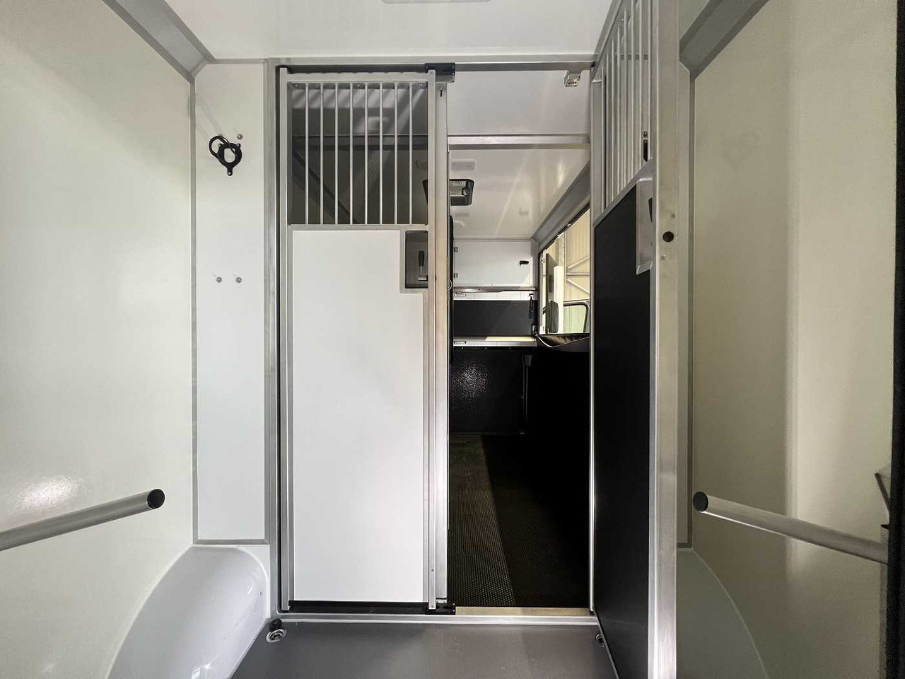 RENAULT Master Haras STX 3-Sitzer LKW - Leasing RENAULT Master Haras STX 3-Sitzer LKW: das Bild 22