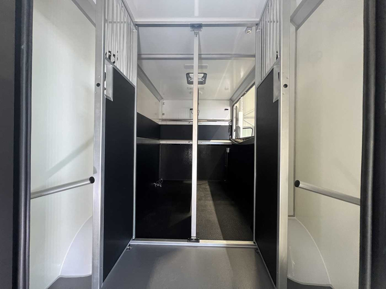 RENAULT Master Haras STX 3-Sitzer LKW - Leasing RENAULT Master Haras STX 3-Sitzer LKW: das Bild 23