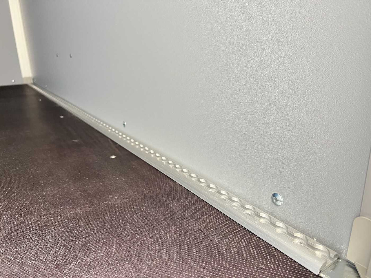 SARIS GO 256 134 138 1350 1 Garage Kofferanhänger - Koffer Anhänger: das Bild 5 SARIS GO 256 134 138 1350 1 Garage Kofferanhänger - Koffer Anhänger: das Bild 5