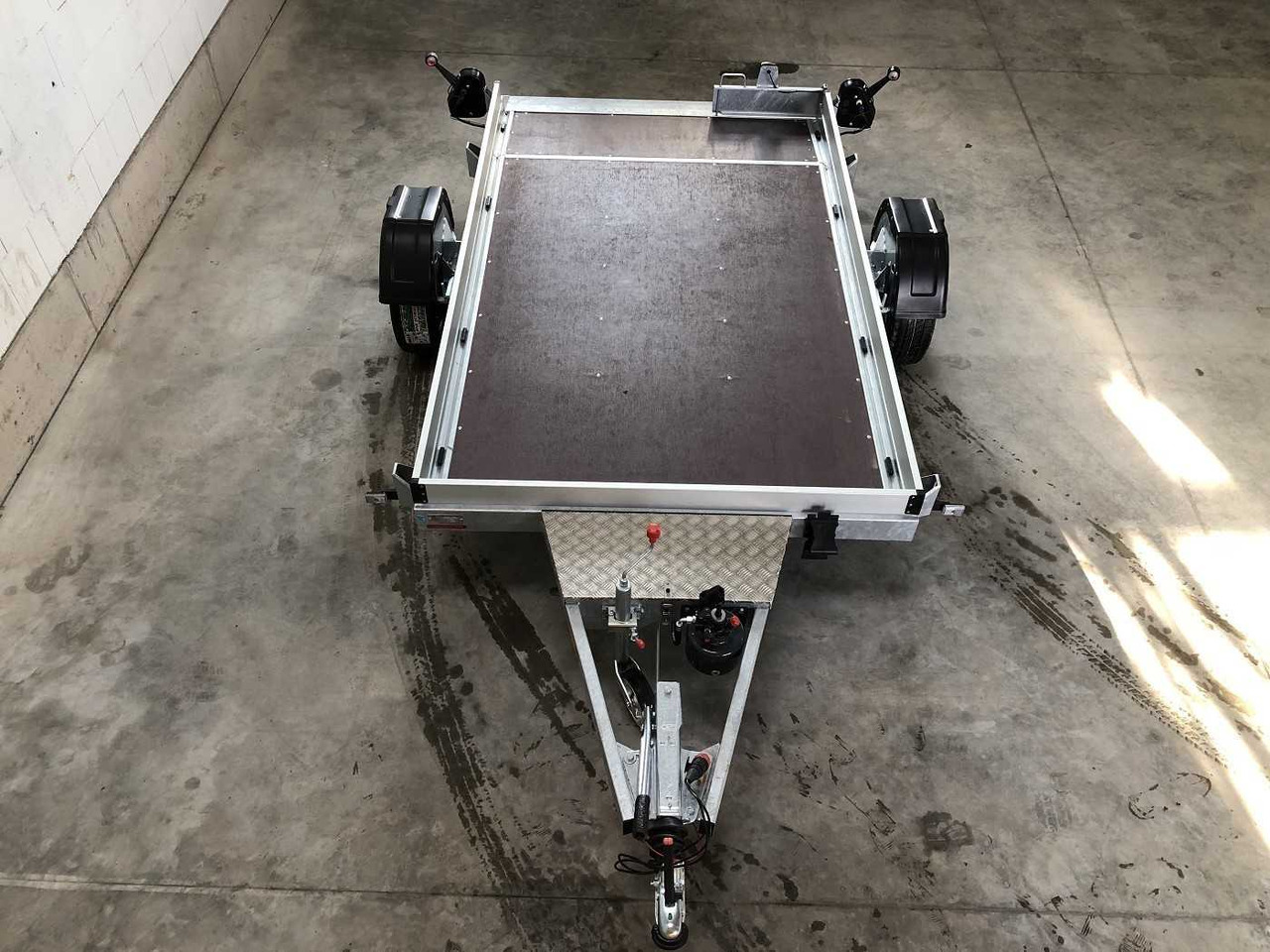 VEZEKO Husky FB 13.28 Absenker - Motorradanhänger: das Bild 2 VEZEKO Husky FB 13.28 Absenker - Motorradanhänger: das Bild 2