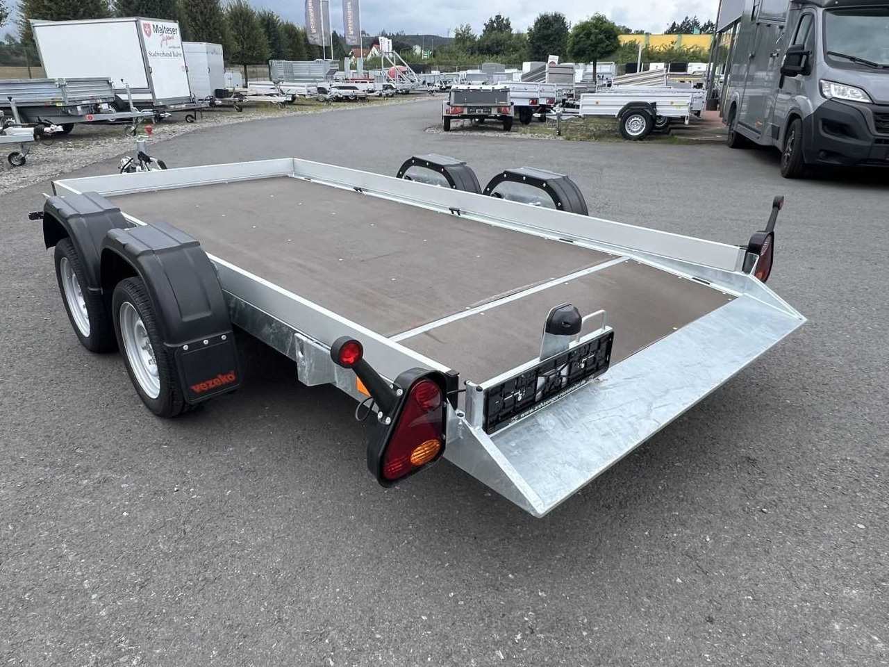 VEZEKO Husky FB 35.35 Absenker Maschinentransporter - Motorradanhänger: das Bild 3 VEZEKO Husky FB 35.35 Absenker Maschinentransporter - Motorradanhänger: das Bild 3
