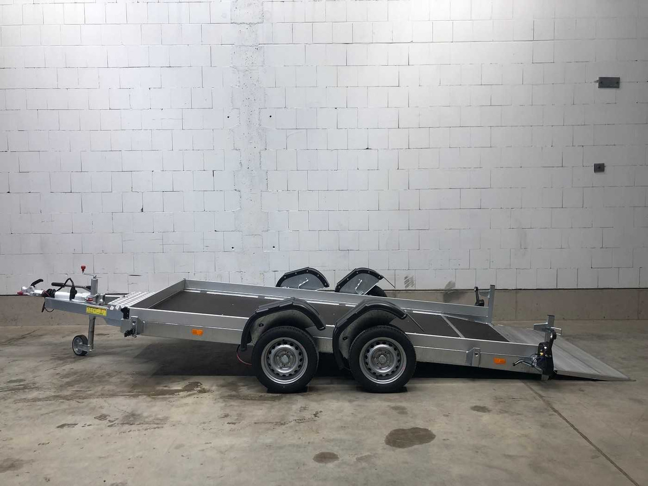 VEZEKO Husky FB 35.35 E-Pumpe Maschinentransporter - Baumaschinenanhänger: das Bild 5 VEZEKO Husky FB 35.35 E-Pumpe Maschinentransporter - Baumaschinenanhänger: das Bild 5