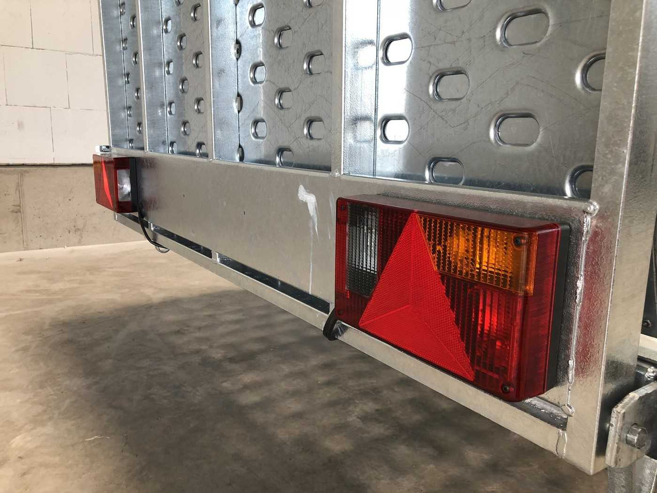 NEU: Motorradanhänger VEZEKO Motovan B 08+Box Motorradanhänger: das Bild 14