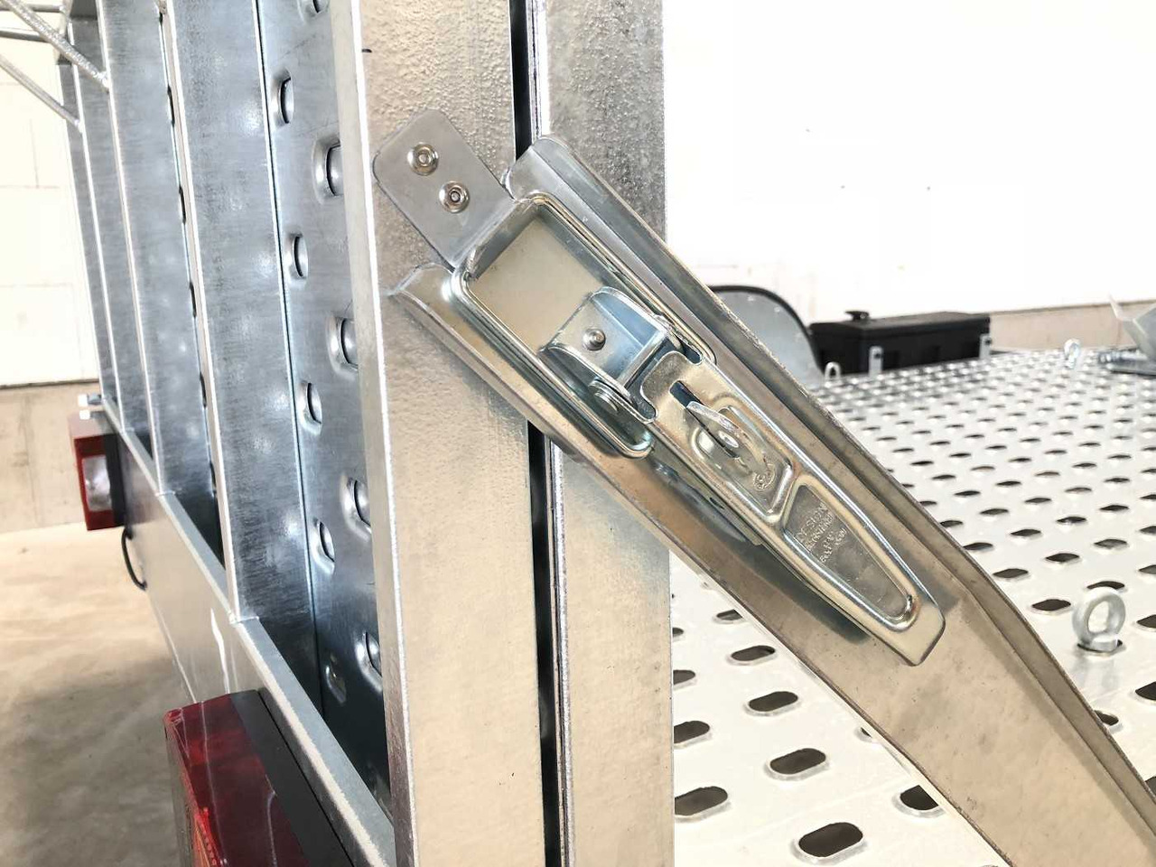 NEU: Motorradanhänger VEZEKO Motovan B 08+Box Motorradanhänger: das Bild 15